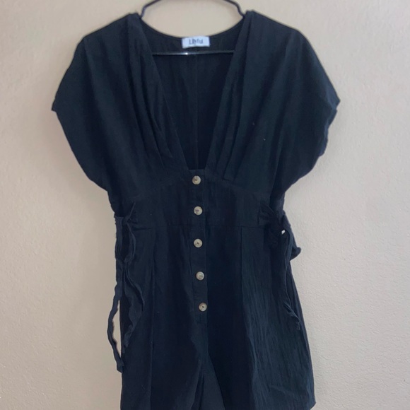 Super cute black Lilyful button front retro short sleeve romper casual fashion - Picture 9 of 12